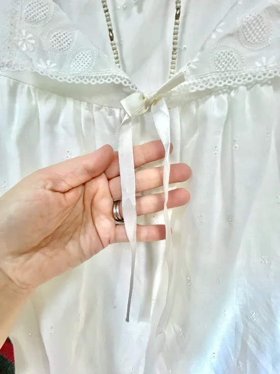 Prairie/victorian/farmhouse boho dress/gown w shabby chic peasant lounge vibe - Picture 6 of 11